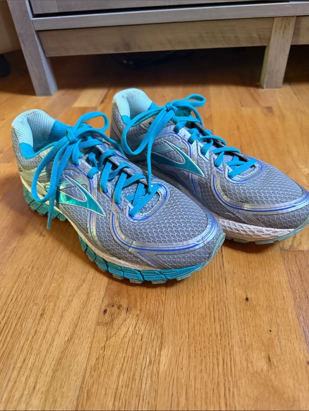 Brooks GTS - Women's Lightweight Running Sneakers - Teal/Gray